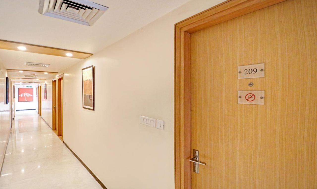 Treebo Galaxy Rooms New Delhi Exterior photo